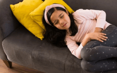 Pediatric gastroenterologist explaining stomach pain in children